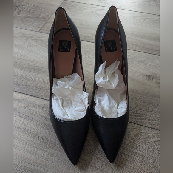 Lita by Ciara Pointed Toe Pumps - Picture 2 of 5